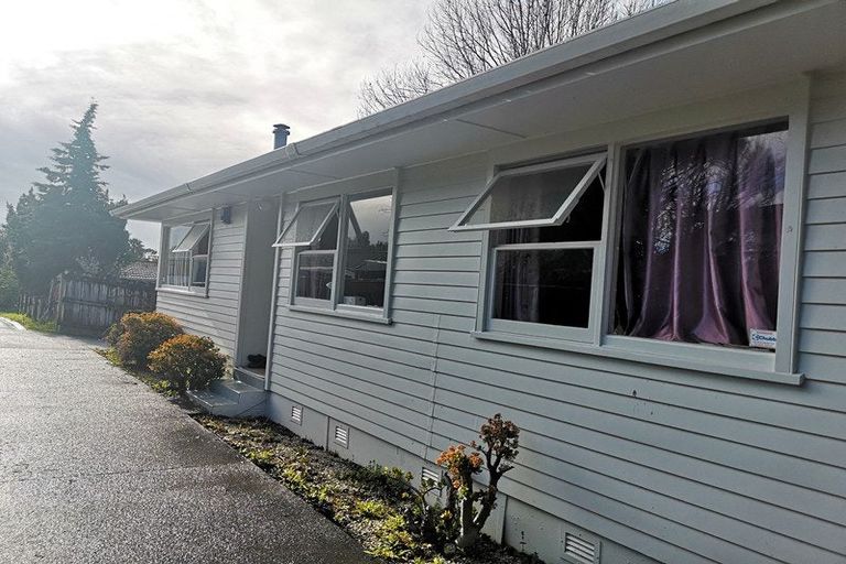 Photo of property in 70 Glendene Avenue, Glendene, Auckland, 0602