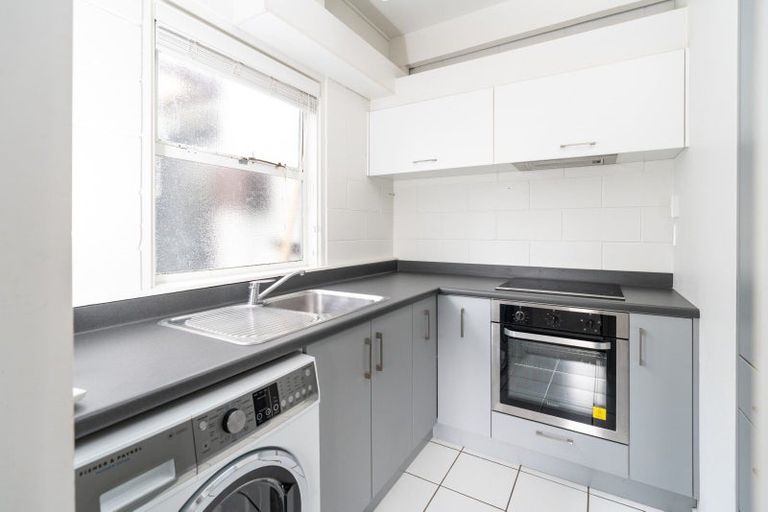 Photo of property in Sherwood Mews, 28w Bidwill Street, Mount Cook, Wellington, 6021