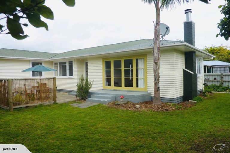 Photo of property in 14 Lytton Road, Riverdale, Gisborne, 4010