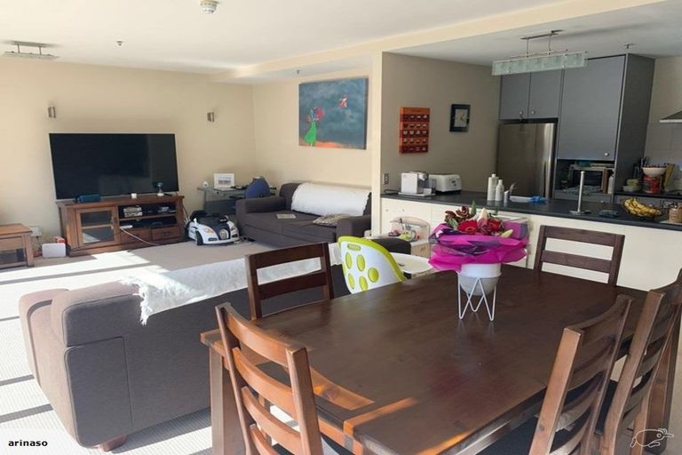 Photo of property in Montreaux Apartments, 1g/164 The Terrace, Wellington Central, Wellington, 6011