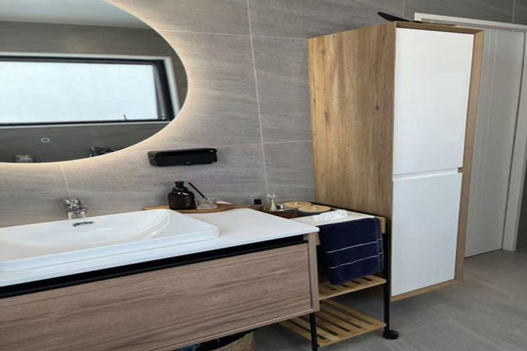 Photo of property in 41a Peach Road, Glenfield, Auckland, 0629