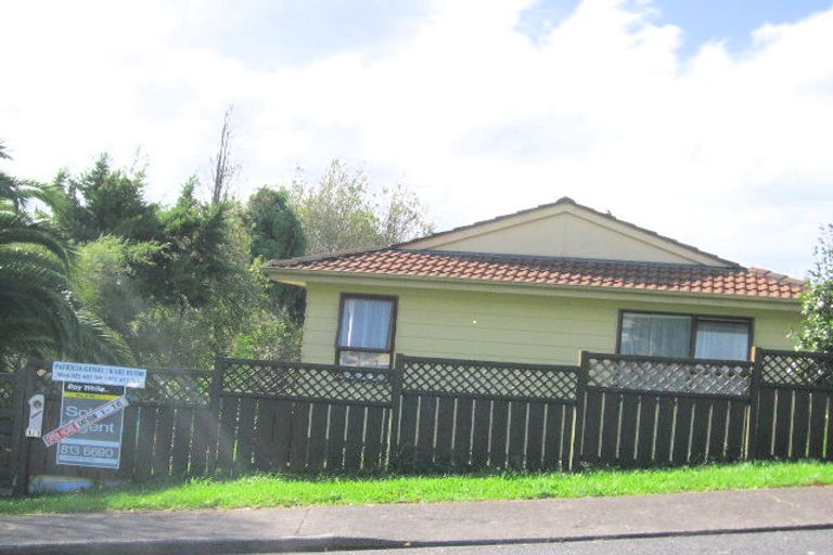 Photo of property in 2/1 Pisces Road, Glen Eden, Auckland, 0602