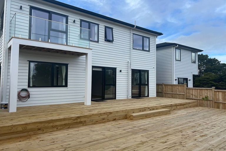 Photo of property in 2f Matatahi Road, Flat Bush, Auckland, 2019