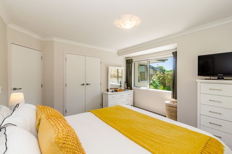 Photo of property in 11b Poneke Drive, Waikanae, 5036