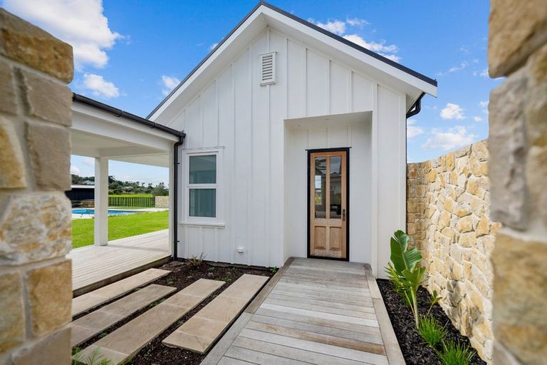 Photo of property in 438 Oaia Road, Muriwai, Waimauku, 0881