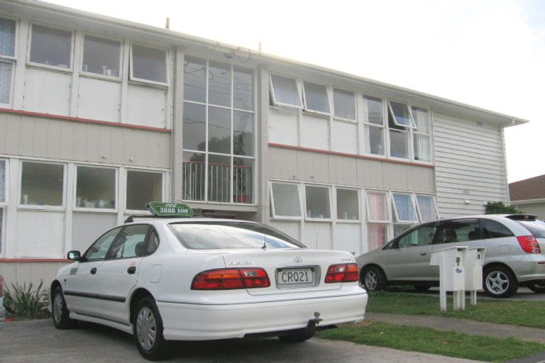 Photo of property in 26 Taiaroa Street, Strathmore Park, Wellington, 6022