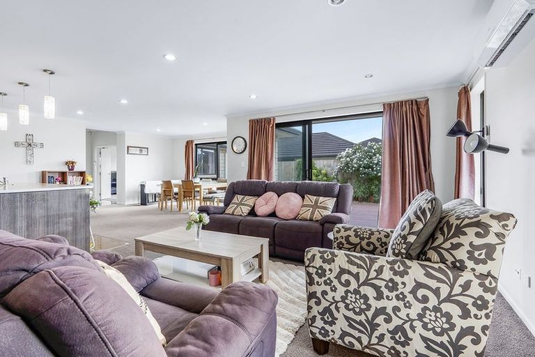 Photo of property in 64 Sirius Crescent, Rototuna North, Hamilton, 3210