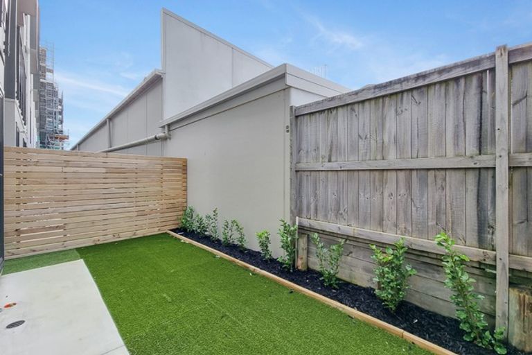 Photo of property in 14 Mina Way, Browns Bay, Auckland, 0630