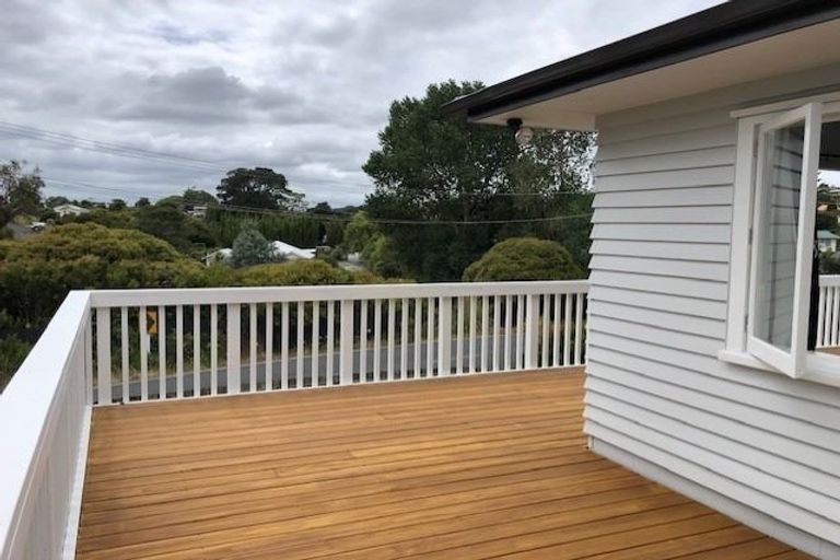 Photo of property in 11 Mangakura Road, Helensville, 0800
