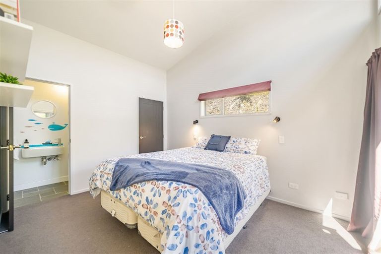 Photo of property in 27 Carlow Grove, Birchville, Upper Hutt, 5018
