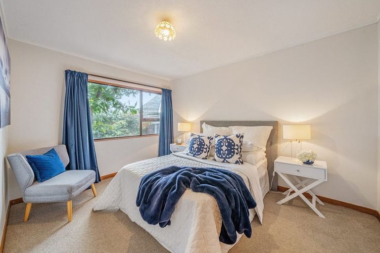 Photo of property in 16a Parklands Drive, Karori, Wellington, 6012