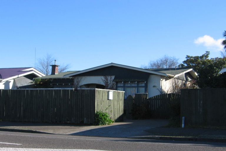 Photo of property in 141 Featherston Street, Palmerston North, 4410