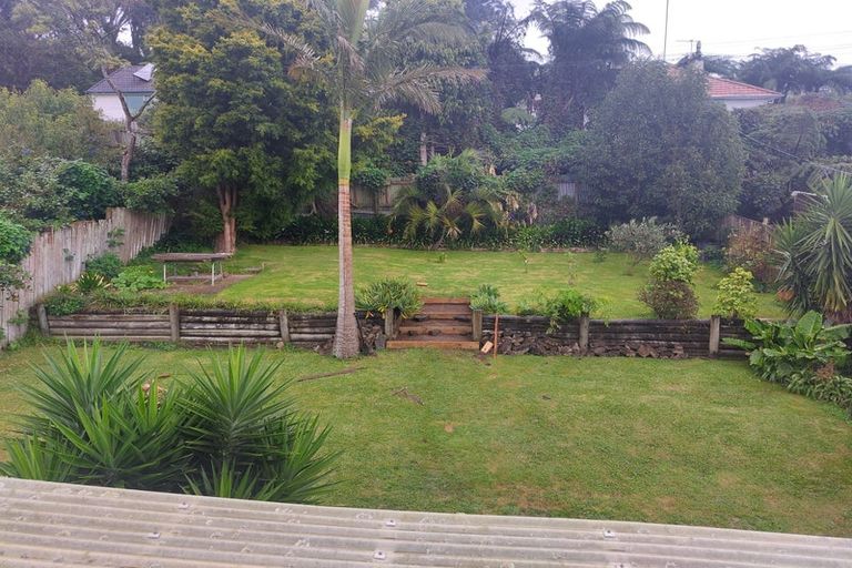 Photo of property in 22 Glenpark Avenue, Frankleigh Park, New Plymouth, 4310