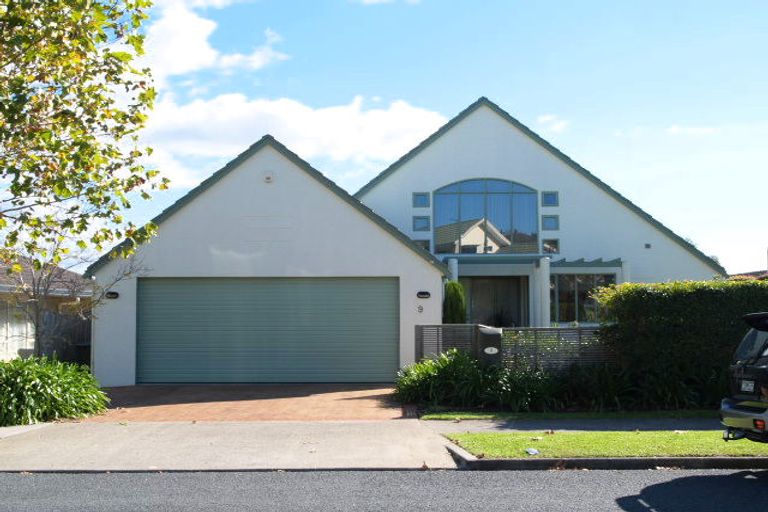 Photo of property in 9 Tarnica Road, Northpark, Auckland, 2013