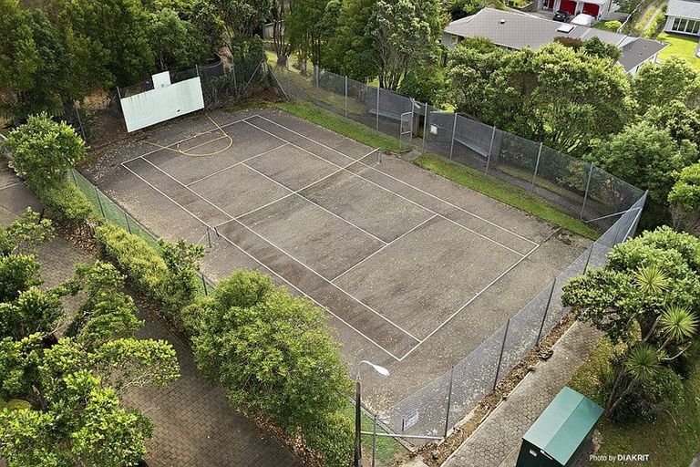 Photo of property in 17 Paddington Grove, Karori, Wellington, 6012