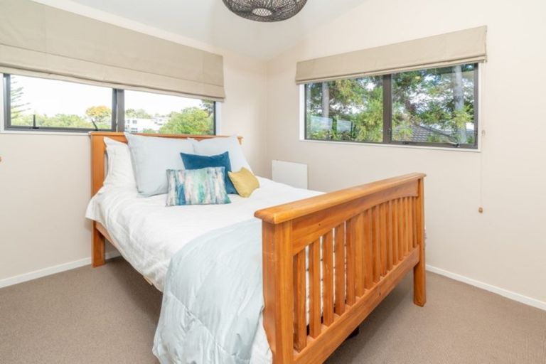 Photo of property in 4 Advene Road, Cockle Bay, Auckland, 2014