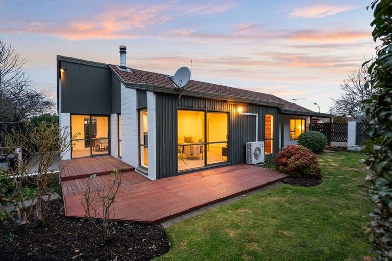 Photo of property in 72 Sarabande Avenue, Redwood, Christchurch, 8051