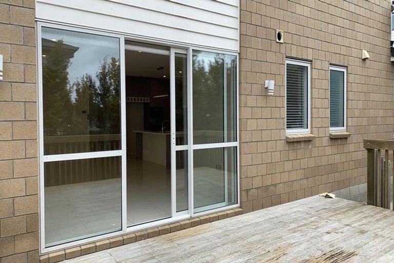 Photo of property in 37 Drumbuoy Drive, Flat Bush, Auckland, 2019