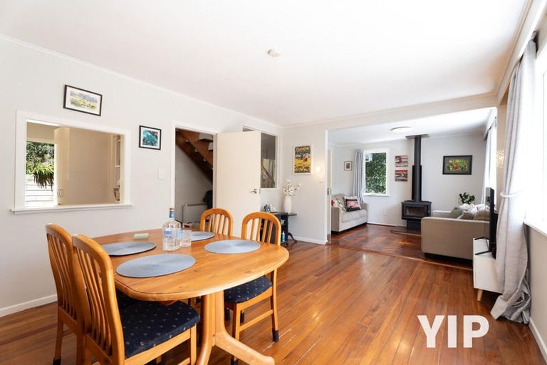 Photo of property in 74 Newlands Road, Newlands, Wellington, 6037