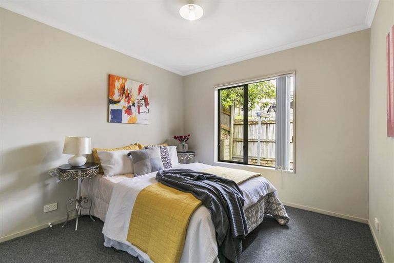 Photo of property in 17 Black Teal Close, Unsworth Heights, Auckland, 0632