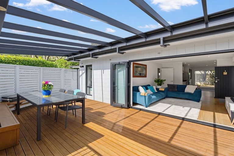 Photo of property in 1/15 Claresholm Place, Mangere Bridge, Auckland, 2022