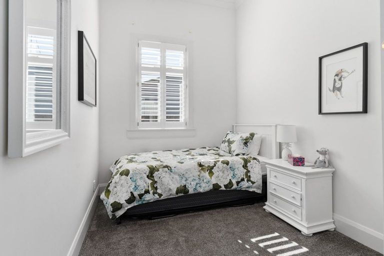 Photo of property in 63 Dublin Street, Martinborough, 5711