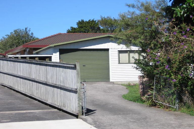 Photo of property in 113a Mcleod Road, Te Atatu South, Auckland, 0610