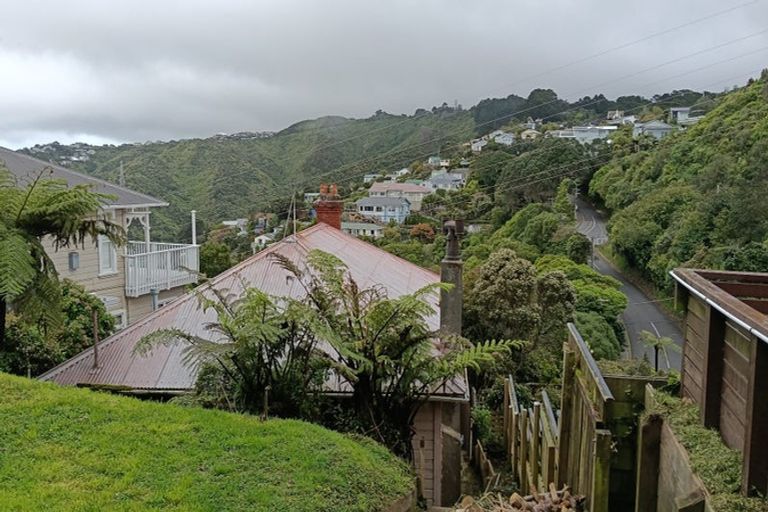 Photo of property in 28 Highbury Road, Highbury, Wellington, 6012