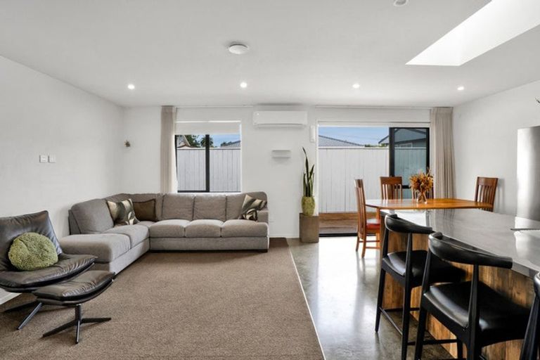 Photo of property in 1a Mount View Place, Spotswood, New Plymouth, 4310