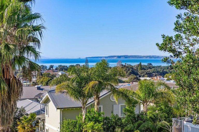 Photo of property in 6 Sunshine Terrace, Orewa, 0931