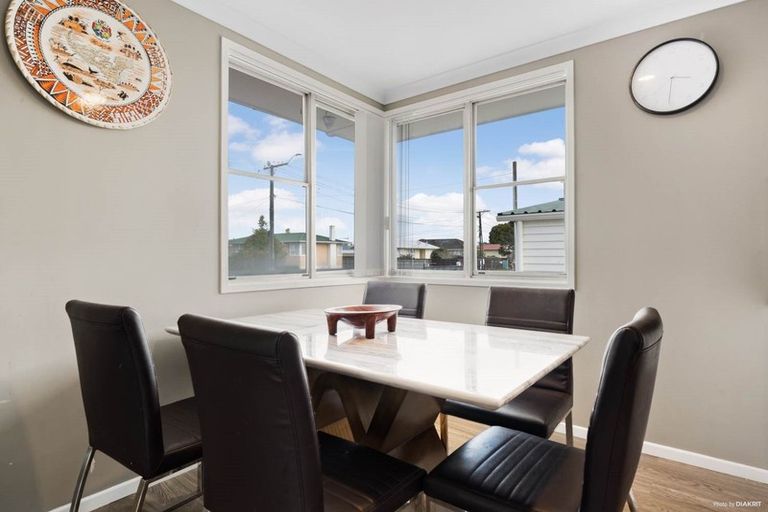 Photo of property in 30 James Street, Mangere East, Auckland, 2024