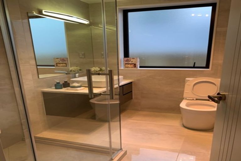 Photo of property in 82 Donegal Park Drive, Flat Bush, Auckland, 2019