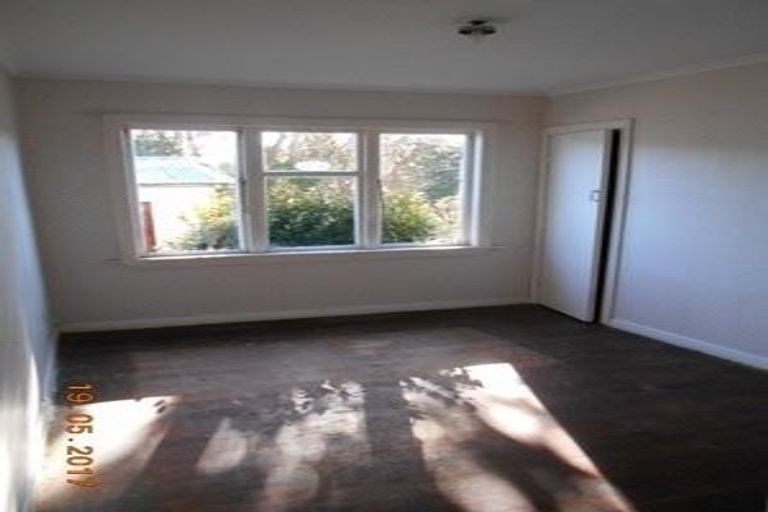 Photo of property in 202 Miromiro Road, Normandale, Lower Hutt, 5010
