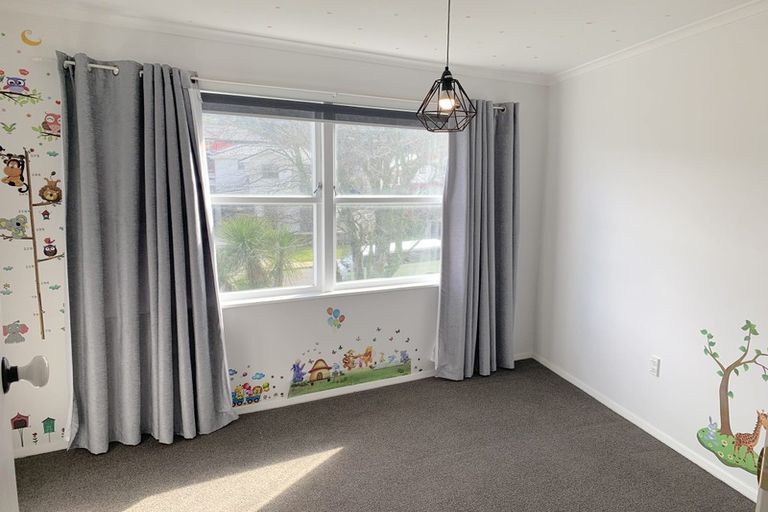 Photo of property in 34 Ranui Terrace, Tawa, Wellington, 5028