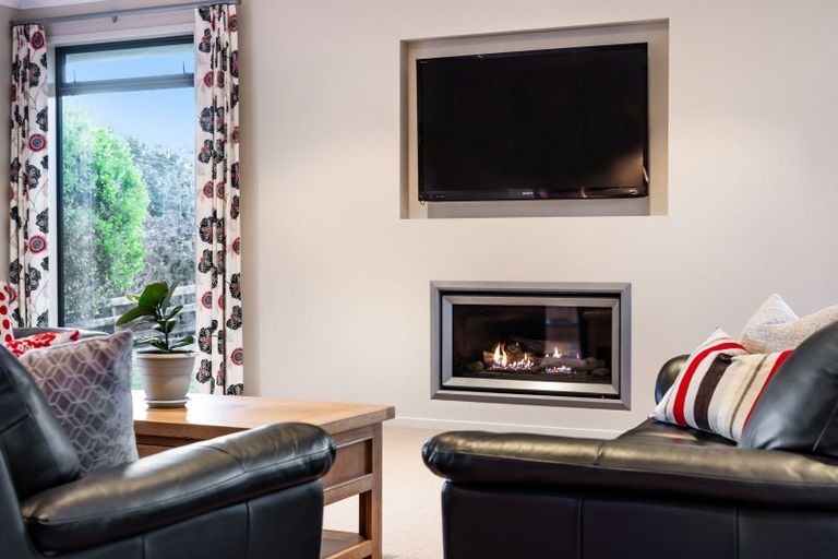 Photo of property in 69a Oraha Road, Kumeu, 0892