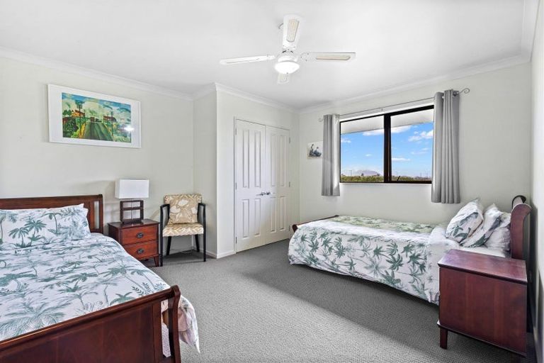 Photo of property in 21 Pyle Road East, One Tree Point, Whangarei, 0171