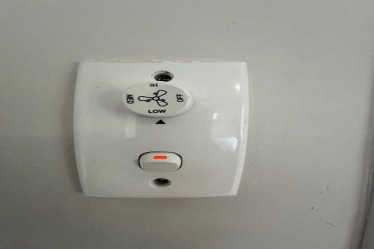 Photo of property in 68 Beach Road, Mellons Bay, Auckland, 2014