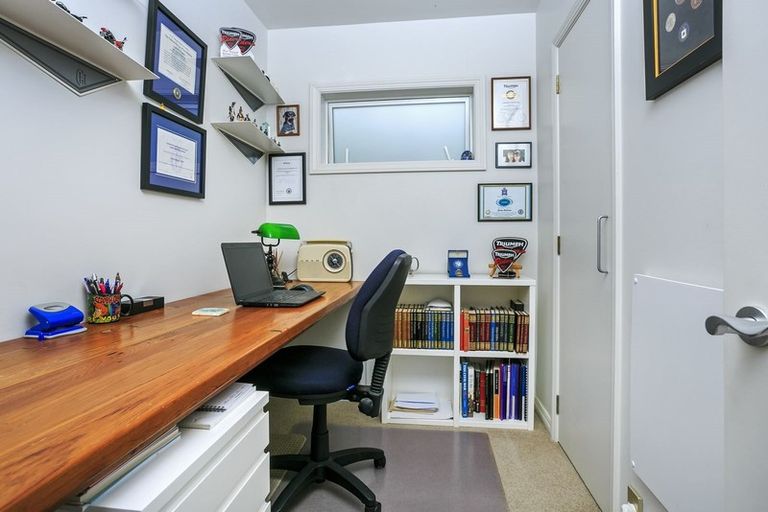 Photo of property in 41c Seaview Avenue, Northcote, Auckland, 0627