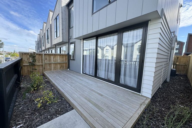 Photo of property in 15 Mahalo Avenue, Wiri, Auckland, 2104