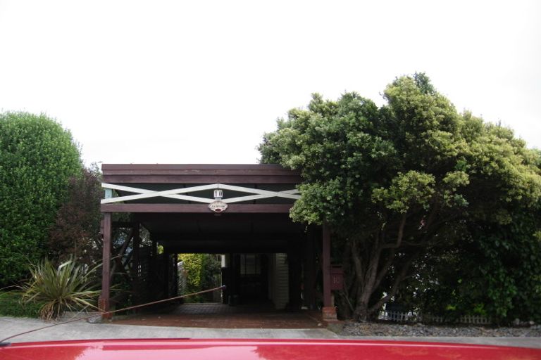 Photo of property in 10 Lochiel Road, Khandallah, Wellington, 6035