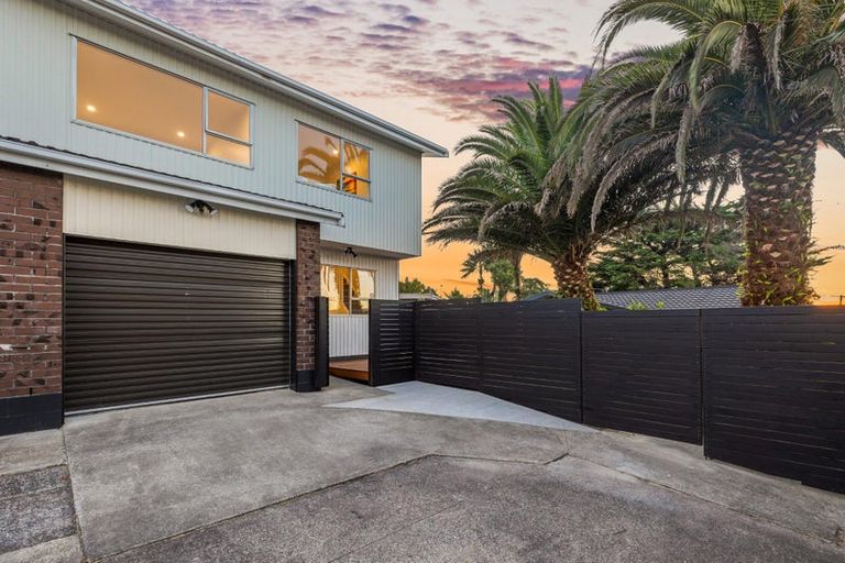 Photo of property in 4/90 Lynwood Road, New Lynn, Auckland, 0600