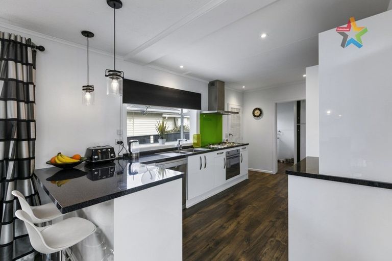 Photo of property in 23 Stokes Valley Road, Stokes Valley, Lower Hutt, 5019