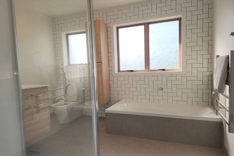 Photo of property in 2/28 Marua Road, Ellerslie, Auckland, 1051