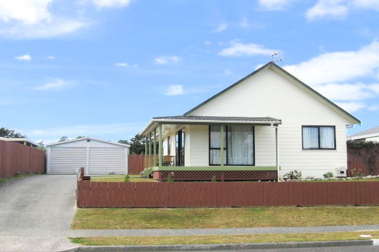Photo of property in 22 Delaware Grove, Totara Park, Upper Hutt, 5018