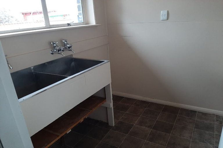 Photo of property in 9 Campbell Street, Alexandra, 9320