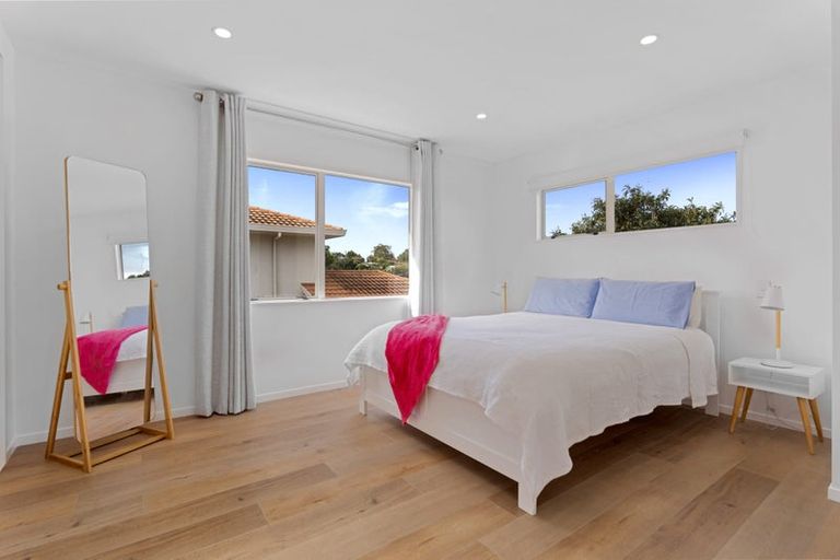 Photo of property in 2/1 Mossop Rise, Glenfield, Auckland, 0629