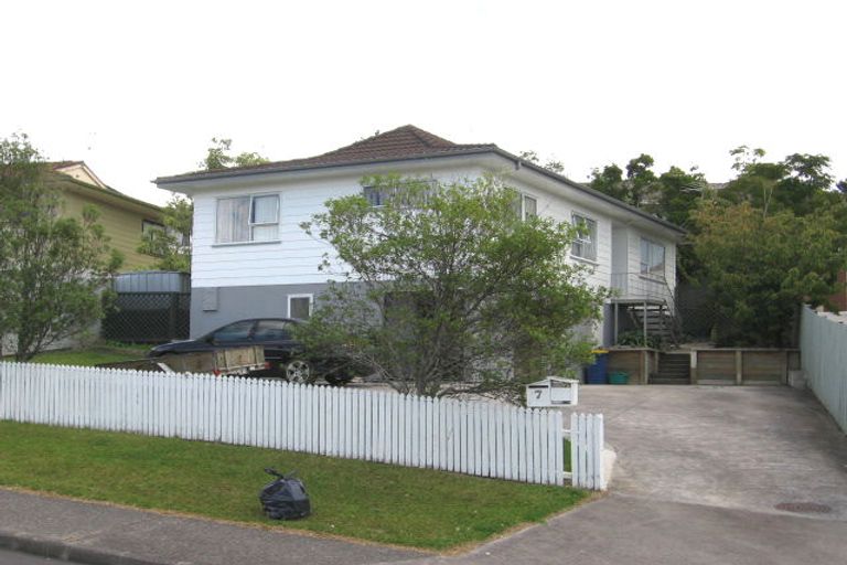 Photo of property in 7 Landsdale Place, Massey, Auckland, 0614