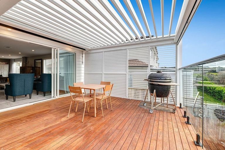 Photo of property in 125 Godfrey Drive, Orewa, 0931