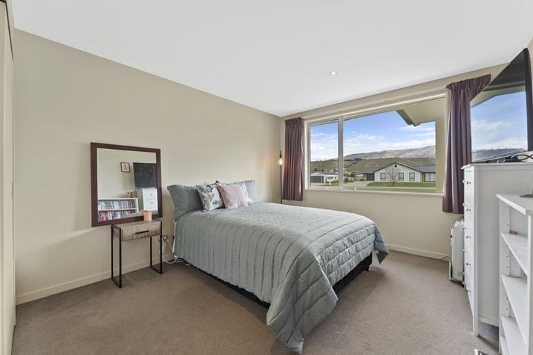 Photo of property in 3 De Bettencor Place, Mount Pisa, Cromwell, 9383