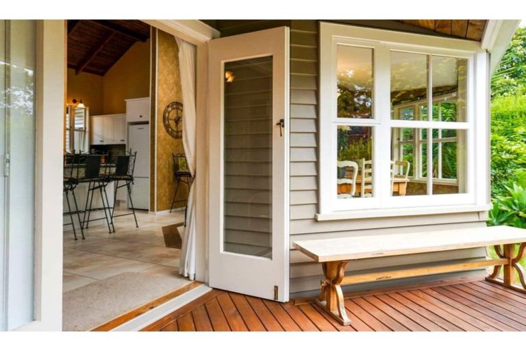 Photo of property in 11 Fairway Drive, Kerikeri, 0230